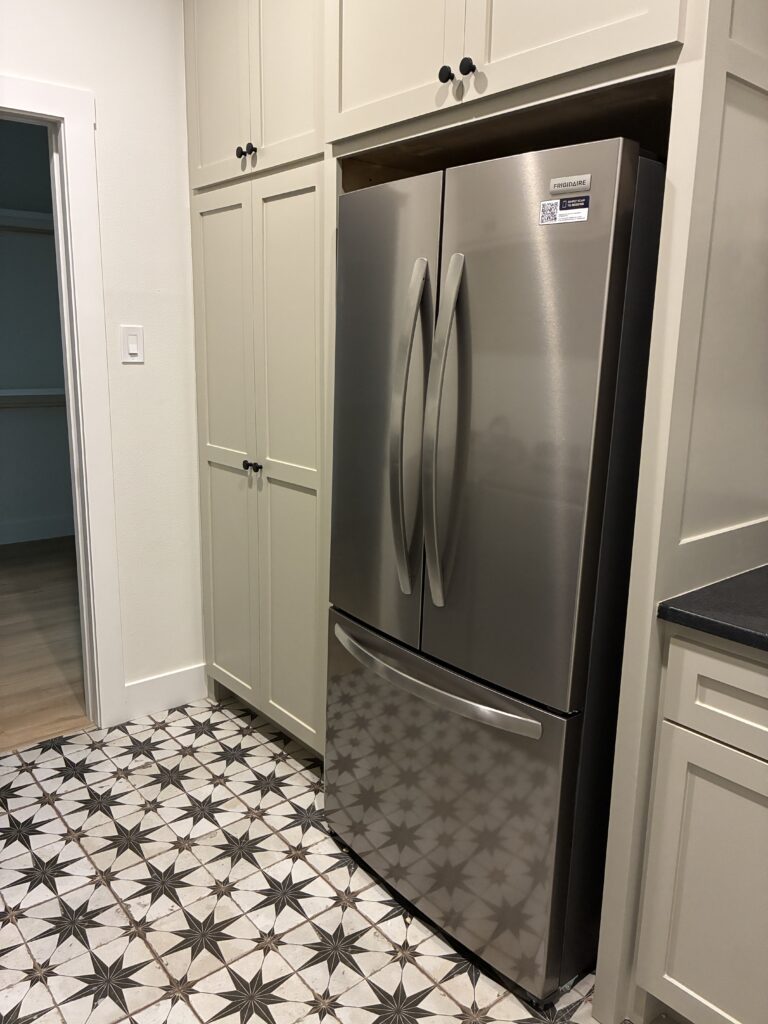 laundry room, star tile